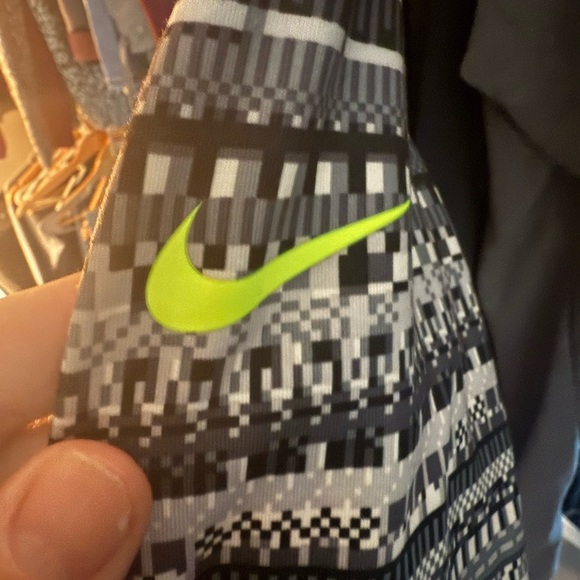 Nike Pro Dri-FIT Black and Gray  Long Sleeve Shirt, Women’s XS - Picture 2 of 4